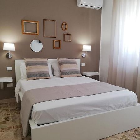 Hotel Ostuni Crispi House Exterior foto